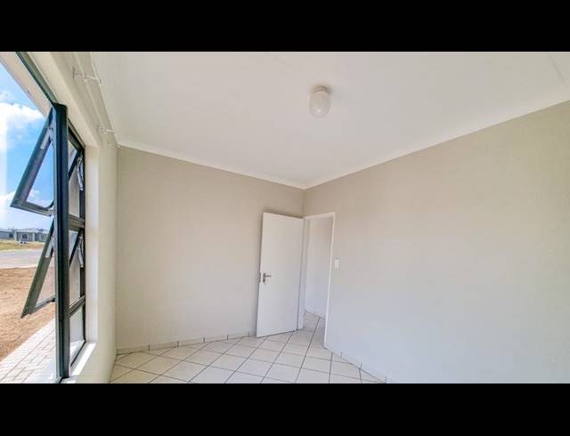 2 BEDROOM HOUSE FOR SALE IN LENASIA SOUTH